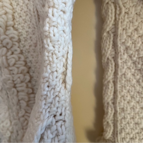 Hand Irish knit wool cardigan - Picture 3 of 10